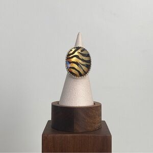 Avon Statement Zebra Ring